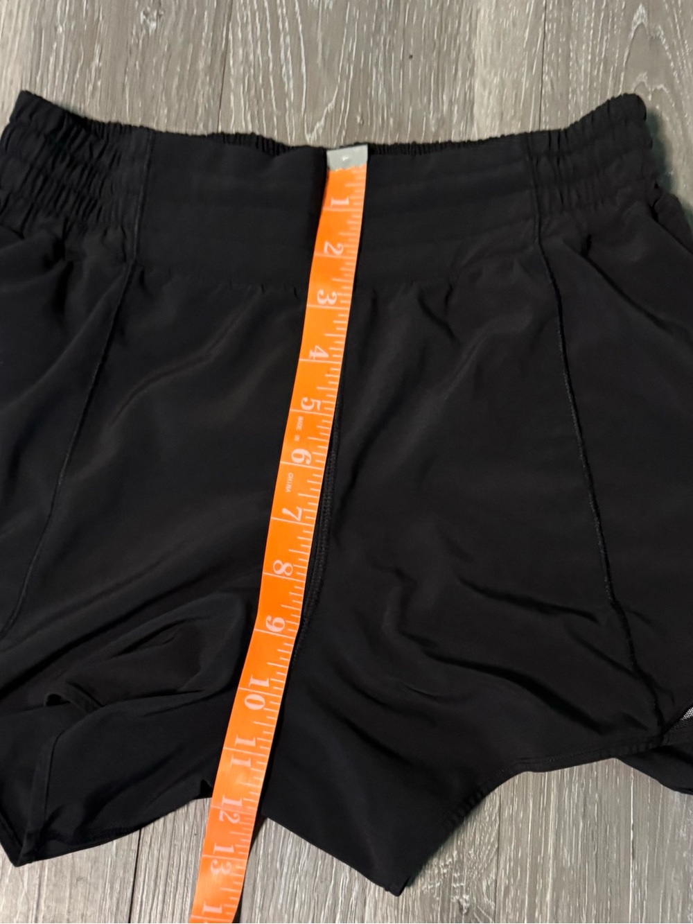 lululemon athletica Women’s Black Athletic Shorts with Mesh Hem Size 6 - Picture 7 of 10